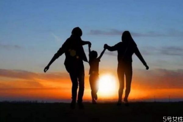 和老公打架冷戰(zhàn)怎樣處理 和老公吵架冷戰(zhàn)后7絕招 和老公打架冷戰(zhàn)怎樣處理 和老公吵架冷戰(zhàn)后7絕招