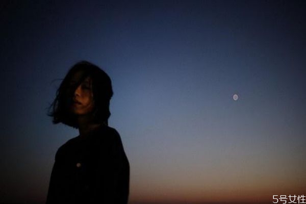 老公愛不愛老婆看幾點 從哪里看老公愛不愛你 老公愛不愛老婆看幾點 從哪里看老公愛不愛你