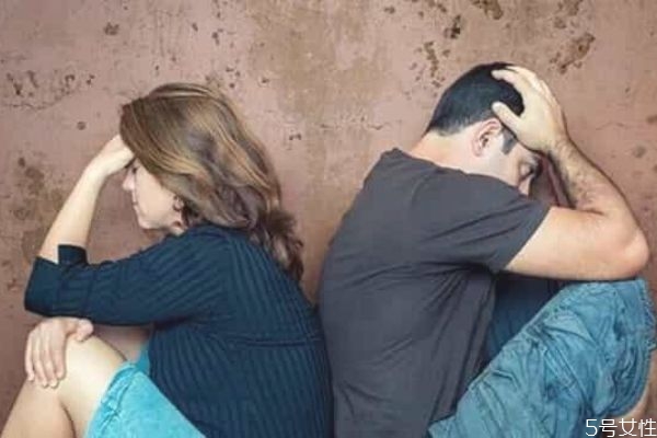 和老公打架冷戰(zhàn)怎樣處理 和老公吵架冷戰(zhàn)后7絕招 和老公打架冷戰(zhàn)怎樣處理 和老公吵架冷戰(zhàn)后7絕招