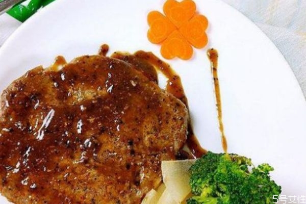 自制牛排的做法 自制牛排怎么腌制才嫩 自制牛排的做法 自制牛排怎么腌制才嫩