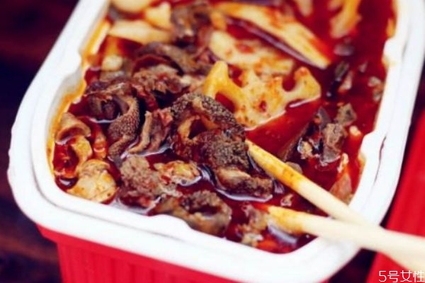 自熱火鍋應(yīng)該加熱水還是冷水 自熱火鍋要煮多久 自熱火鍋應(yīng)該加熱水還是冷水 自熱火鍋要煮多久