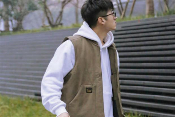 工裝馬甲怎么搭配 工裝馬甲搭配圖片 工裝馬甲怎么搭配 工裝馬甲搭配圖片