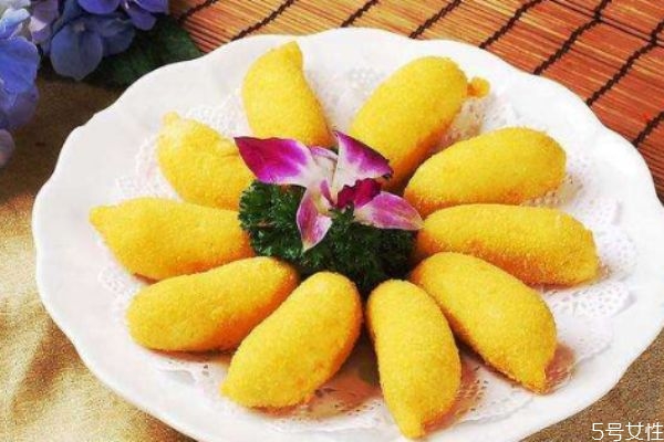 脆皮香蕉的簡單做法 脆皮香蕉應(yīng)該炸幾分鐘 脆皮香蕉的簡單做法 脆皮香蕉應(yīng)該炸幾分鐘