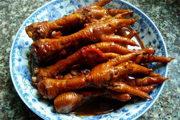 可樂(lè)雞爪的做法 可樂(lè)雞爪要放冰糖嗎 可樂(lè)雞爪的做法 可樂(lè)雞爪要放冰糖嗎
