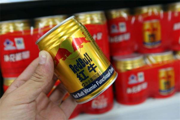 紅牛每天最多喝幾瓶 紅牛喝多了會(huì)怎樣 紅牛每天最多喝幾瓶 紅牛喝多了會(huì)怎樣