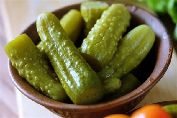 酸黃瓜可以經(jīng)常吃嗎 酸黃瓜孕婦能吃嗎 酸黃瓜可以經(jīng)常吃嗎 酸黃瓜孕婦能吃嗎