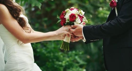 老公應該怎樣對待老婆 男人選老婆的標準是怎樣的 老公應該怎樣對待老婆 男人選老婆的標準是怎樣的