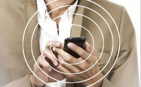 手機關(guān)機了能放床頭嗎 手機關(guān)機了還有輻射嗎 手機關(guān)機了能放床頭嗎 手機關(guān)機了還有輻射嗎