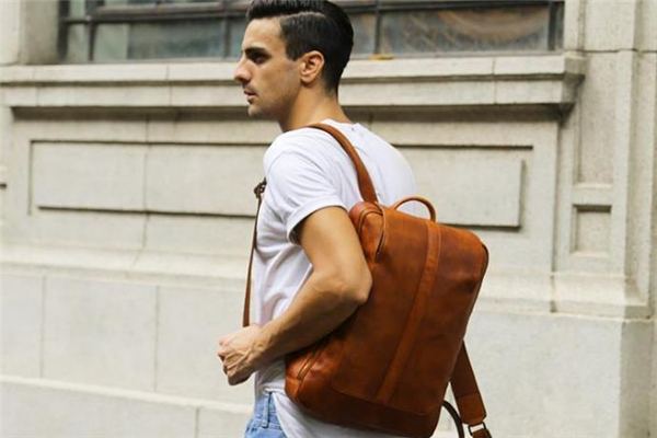 初春穿搭配什么配件時(shí)髦 男生初春配飾怎么搭配 初春穿搭配什么配件時(shí)髦 男生初春配飾怎么搭配