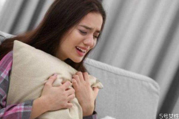 男人有了情人才會對你有這幾種表現(xiàn) 怎么看男人有情人 男人有了情人才會對你有這幾種表現(xiàn) 怎么看男人有情人