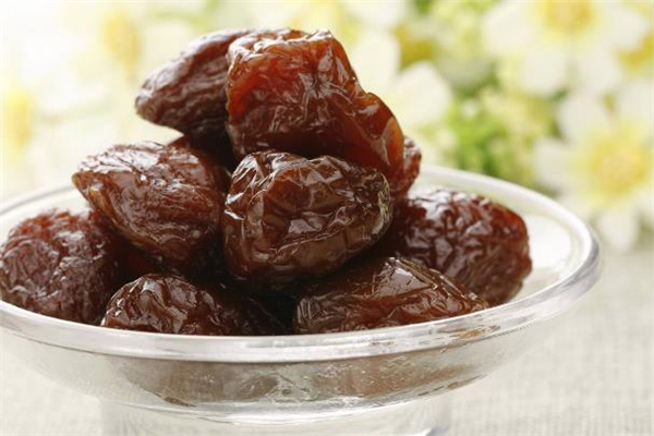 李子蜜餞的做法 李子蜜餞可以經(jīng)常吃嗎 李子蜜餞的做法 李子蜜餞可以經(jīng)常吃嗎
