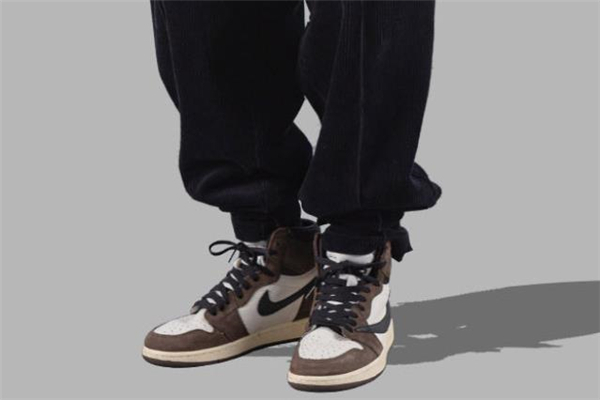 燈芯絨褲子搭配什么鞋子好看 燈芯絨褲子怎么搭配鞋子 燈芯絨褲子搭配什么鞋子好看 燈芯絨褲子怎么搭配鞋子