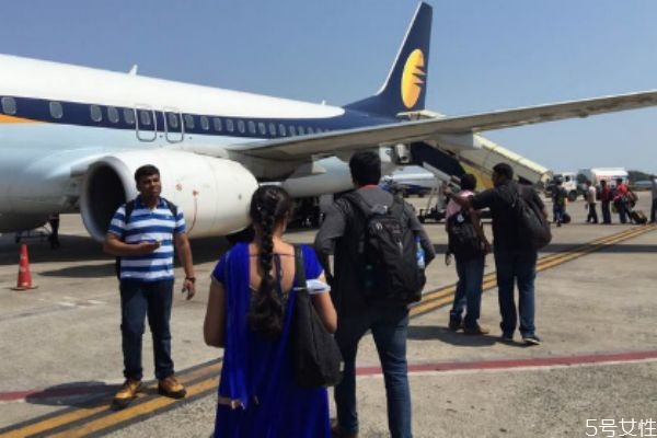 乘坐飛機的安全守則 為什么張柏芝一家被趕下飛機 乘坐飛機的安全守則 為什么張柏芝一家被趕下飛機