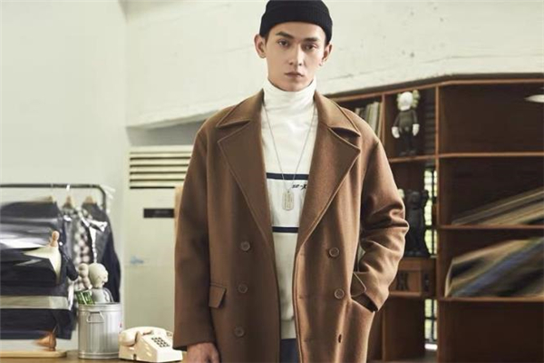 男生穿什么顏色毛呢大衣好看 男士毛呢大衣流行什么顏色 男生穿什么顏色毛呢大衣好看 男士毛呢大衣流行什么顏色
