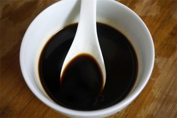 生抽是什么 生抽可以生吃嗎 生抽是什么 生抽可以生吃嗎