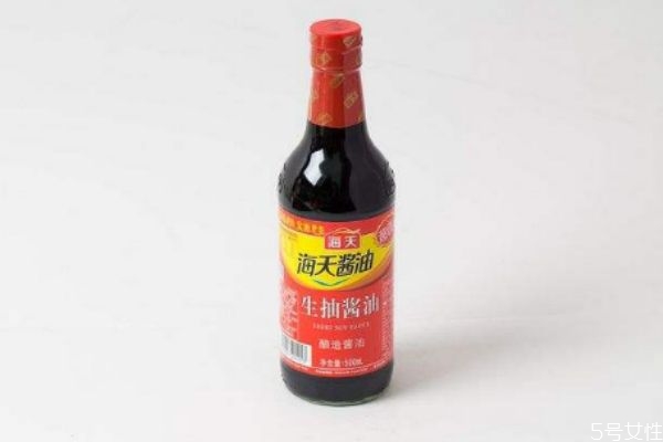 生抽和老抽有什么區(qū)別 生抽和老抽那個(gè)更好 生抽和老抽有什么區(qū)別 生抽和老抽那個(gè)更好