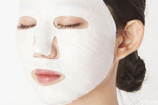敷面膜能變白嗎 天天敷面膜皮膚會變白么 敷面膜能變白嗎 天天敷面膜皮膚會變白么