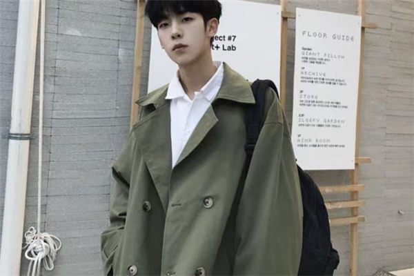 短款風衣什么顏色好看 短款風衣流行什么顏色 短款風衣什么顏色好看 短款風衣流行什么顏色