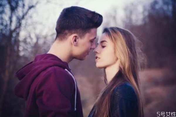 一輩子不結(jié)婚現(xiàn)實(shí)嗎 不婚族老了如何養(yǎng)老 一輩子不結(jié)婚現(xiàn)實(shí)嗎 不婚族老了如何養(yǎng)老