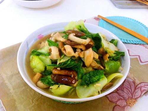 通風(fēng)可以吃油菜炒香菇呢 油菜是大火炒還是小火 通風(fēng)可以吃油菜炒香菇呢 油菜是大火炒還是小火