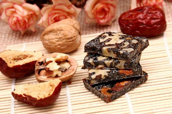 阿膠糕什么吃最好 阿膠糕適合什么人群吃 阿膠糕什么吃最好 阿膠糕適合什么人群吃