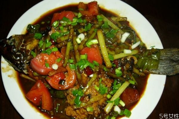 陽朔啤酒魚怎么做好吃 陽朔啤酒魚的正宗做法 陽朔啤酒魚怎么做好吃 陽朔啤酒魚的正宗做法