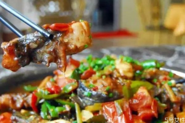 陽(yáng)朔啤酒魚怎么做好吃 陽(yáng)朔啤酒魚的正宗做法