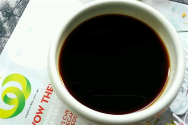 炒菜老抽什么時候放 炒菜用老抽好還是生抽好 炒菜老抽什么時候放 炒菜用老抽好還是生抽好