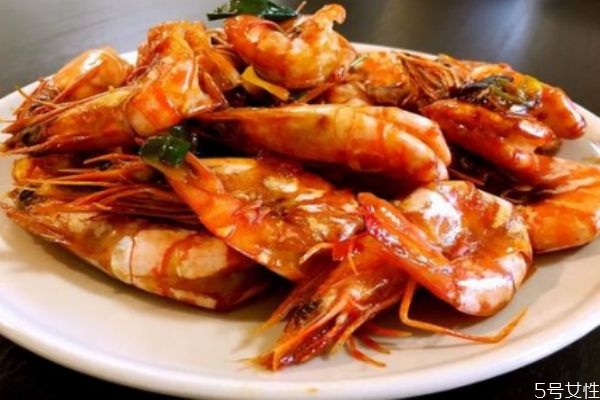 油燜大蝦怎么做好吃 油燜大蝦簡(jiǎn)單做法 油燜大蝦怎么做好吃 油燜大蝦簡(jiǎn)單做法