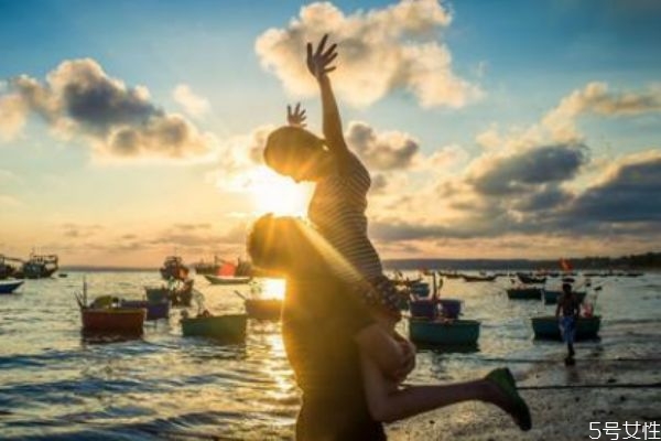 戀愛感覺疲倦怎么辦 為什么戀愛會(huì)有疲倦期 戀愛感覺疲倦怎么辦 為什么戀愛會(huì)有疲倦期