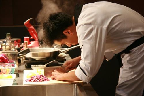 男人為何愿意當(dāng)家庭煮夫 男人如何做好家庭煮夫 男人為何愿意當(dāng)家庭煮夫 男人如何做好家庭煮夫