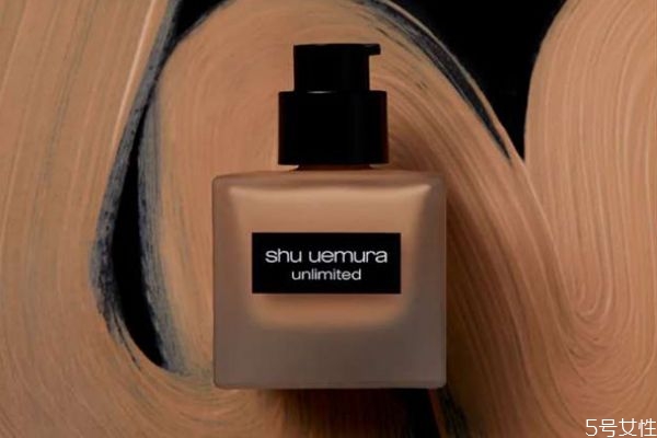 植村秀574和774哪個白 植村秀小方瓶574是什么色 植村秀574和774哪個白 植村秀小方瓶574是什么色