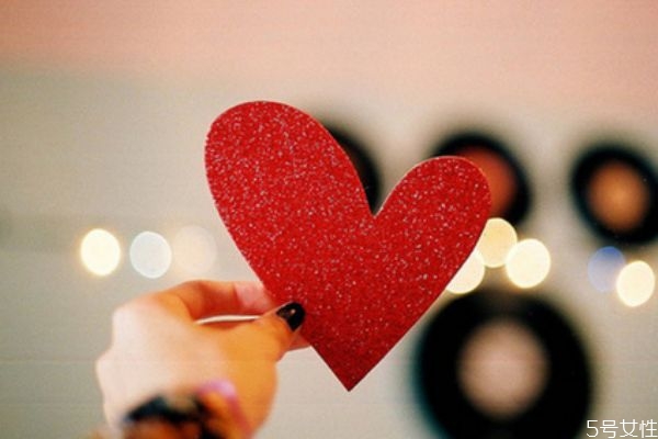 女生最討厭男生問的事 定不要碰這些雷區(qū) 女生最討厭男生問的事 定不要碰這些雷區(qū)