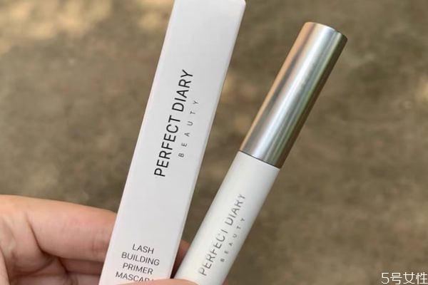 睫毛打底膏有必要嗎 睫毛打底和睫毛膏的區(qū)別 睫毛打底膏有必要嗎 睫毛打底和睫毛膏的區(qū)別