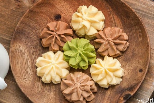 如何自制曲奇餅干 曲奇餅干在家怎么做 如何自制曲奇餅干 曲奇餅干在家怎么做