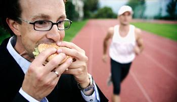 飯后四小時(shí)睡覺會(huì)胖嗎 飯后多久睡覺不會(huì)胖 飯后四小時(shí)睡覺會(huì)胖嗎 飯后多久睡覺不會(huì)胖