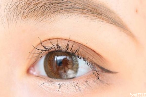 睫毛打底膏有必要嗎 睫毛打底和睫毛膏的區(qū)別 睫毛打底膏有必要嗎 睫毛打底和睫毛膏的區(qū)別