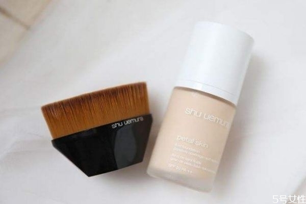 植村秀花瓣粉底液干嗎 植村秀花瓣粉底液色號 植村秀花瓣粉底液干嗎 植村秀花瓣粉底液色號