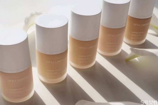 植村秀花瓣粉底液干嗎 植村秀花瓣粉底液色號 植村秀花瓣粉底液干嗎 植村秀花瓣粉底液色號