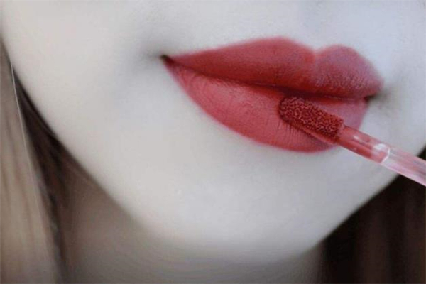 hedone唇釉安全嗎 hedone摩登時(shí)代唇釉是國(guó)貨嗎 hedone唇釉安全嗎 hedone摩登時(shí)代唇釉是國(guó)貨嗎