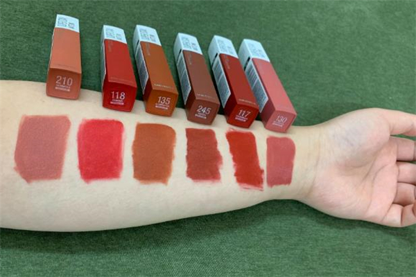 美寶蓮接吻棒試色 美寶蓮接吻棒哪個顏色好看 美寶蓮接吻棒試色 美寶蓮接吻棒哪個顏色好看