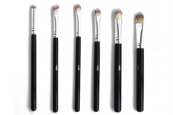 眼影刷能作唇刷嗎 眼影刷的使用順序是什么