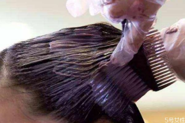 染發(fā)不漂發(fā)可以嗎 染發(fā)前的幾點(diǎn)建議 染發(fā)不漂發(fā)可以嗎 染發(fā)前的幾點(diǎn)建議