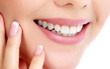 洗牙后多久可以吃東西 洗牙后可以用電動牙刷嗎 洗牙后多久可以吃東西 洗牙后可以用電動牙刷嗎