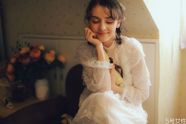 女人聽不得這幾句肉麻話 這幾句話女人最愛聽 女人聽不得這幾句肉麻話 這幾句話女人最愛聽