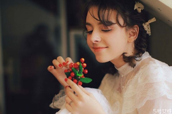 女人聽不得這幾句肉麻話 這幾句話女人最愛聽 女人聽不得這幾句肉麻話 這幾句話女人最愛聽