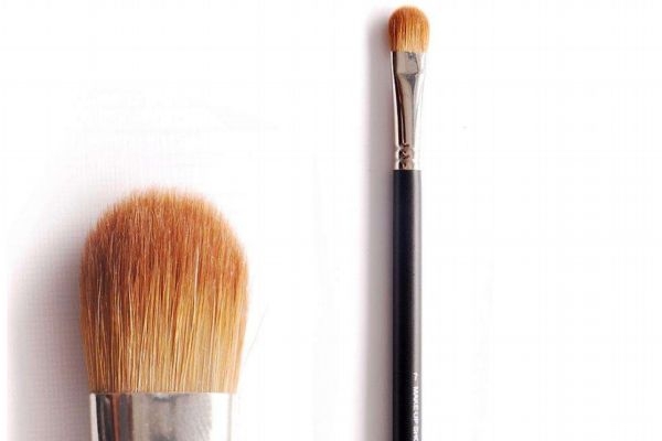 眼影刷能當(dāng)鼻影刷嗎 眼影刷能當(dāng)遮瑕刷用嗎 眼影刷能當(dāng)鼻影刷嗎 眼影刷能當(dāng)遮瑕刷用嗎