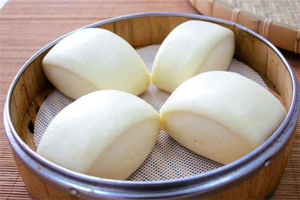 做饅頭面粉和酵母的比例是多少 做饅頭用什么面粉 做饅頭面粉和酵母的比例是多少 做饅頭用什么面粉