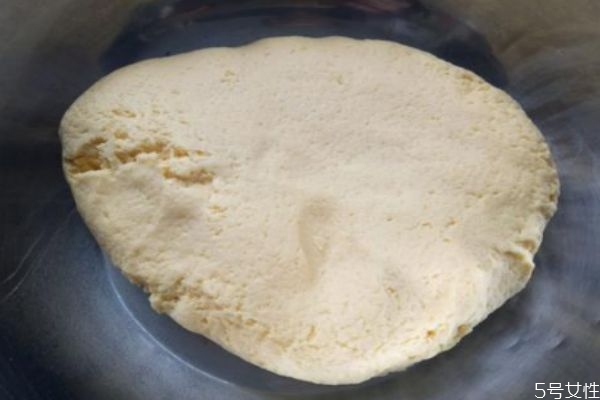 發(fā)酵粉發(fā)面需要多長(zhǎng)時(shí)間 發(fā)酵粉發(fā)面怎么做 發(fā)酵粉發(fā)面需要多長(zhǎng)時(shí)間 發(fā)酵粉發(fā)面怎么做