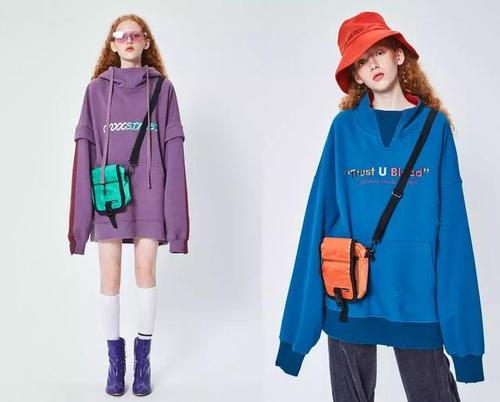 連帽衛(wèi)衣怎么疊 紅色衛(wèi)衣搭配什么裙子 連帽衛(wèi)衣怎么疊 紅色衛(wèi)衣搭配什么裙子